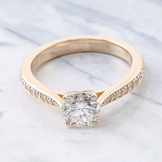 1.0ct Round Cut laboratoriotimanttisormus 14K keltakultaa – IGI-sertifioitu