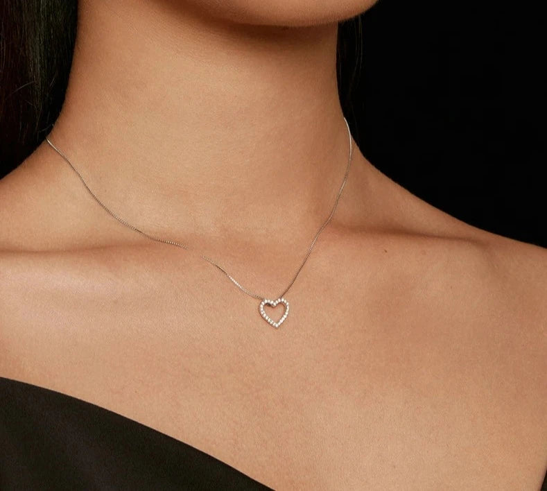 Heart pendant necklace VVS1 Moissanite